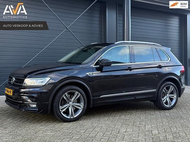 Zwart Gebruikt 2018 VW Tiguan Highline SUV | € 23.850 (Super prijs) - Afbeelding 1/4