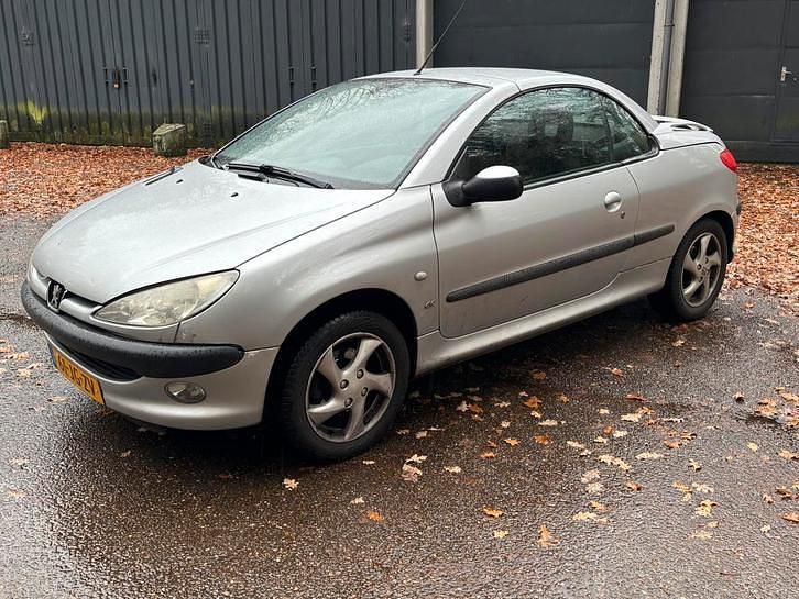 Gebruikt 2001 Peugeot 206 CC Cabriolet | € 900 - Afbeelding 1/4