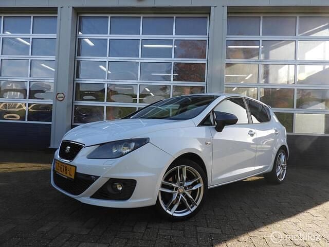 Wit Gebruikt 2011 Seat Ibiza FR Hatchback | € 5.950 (Goede deal) - Afbeelding 1/4