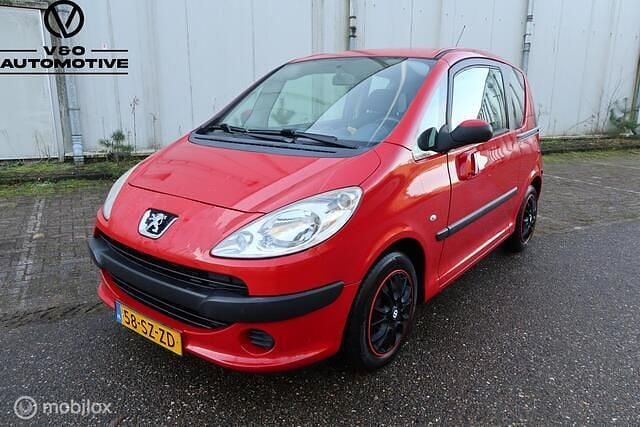 Occasion Peugeot 1007 73 PK (53 kW) 2006 Rood MPV