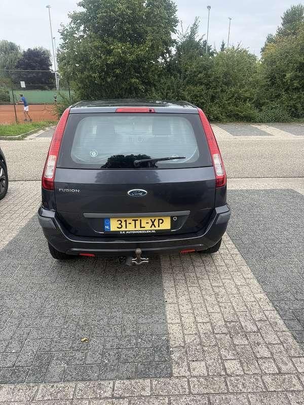 Occasion Ford Fusion 80 PK (58 kW) 2006 Grijs MPV