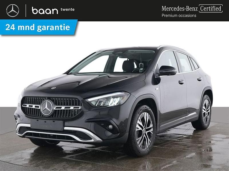 Zwart Occasion 2025 Mercedes GLA250 Business SUV | € 48.800 (Eerlijke prijs) - Afbeelding 1/4