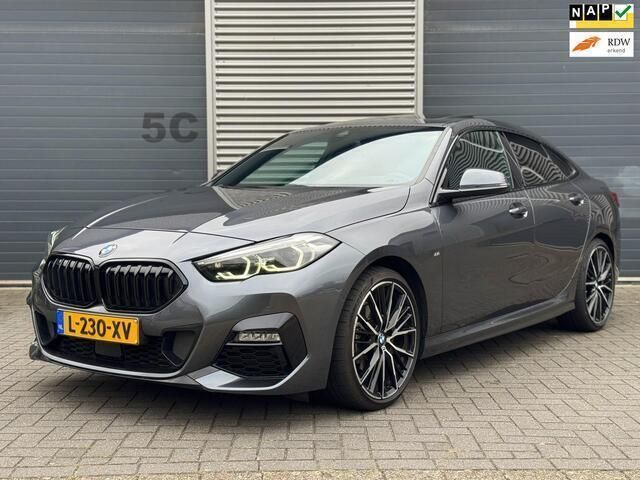 Grijs Gebruikt 2021 BMW 218 M Sport Coupé | € 26.950 (Eerlijke prijs) - Afbeelding 1/4