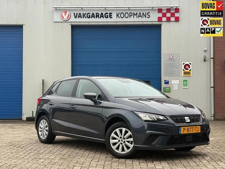Grijs Gebruikt 2022 Seat Ibiza Business Hatchback | € 15.950 (Goede deal) - Afbeelding 1/4