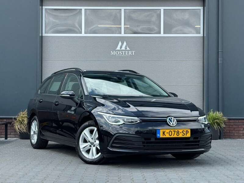 Zwart Gebruikt 2020 VW Golf VIII Life Stationwagen | € 18.450 (Eerlijke prijs) - Afbeelding 1/4