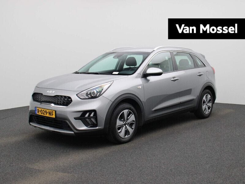 Grijs Gebruikt 2022 Kia Niro Comfort SUV | € 23.400 (Goede deal) - Afbeelding 1/4