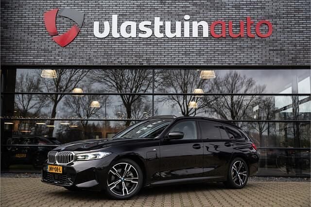 Occasion BMW 330 Basis 109 PK (80 kW) 2023 Zwart Stationwagen