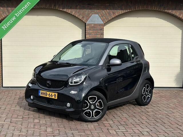 Grijs Gebruikt 2018 Smart ForTwo Electric Drive Passion Hatchback | € 8.750 - Afbeelding 1/4