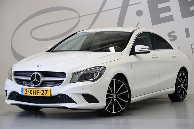 Wit Gebruikt 2014 Mercedes CLA180 Ambition Sedan | € 12.950 (Eerlijke prijs) - Afbeelding 1/4