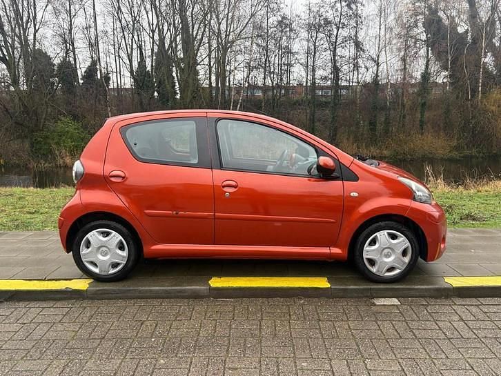 Occasion Toyota Aygo Comfort 68 PK (50 kW) 2012 Oranje Hatchback
