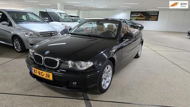 Zwart Gebruikt 2005 BMW 318 Cabriolet Executive Cabriolet | € 7.450 (Goede deal) - Afbeelding 1/4