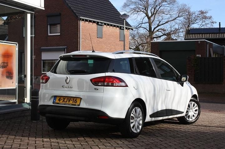 Occasion Renault Clio GrandTour Expression 90 PK (66 kW) 2014 Wit Stationwagen