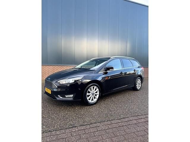 Zwart Occasion 2018 Ford Focus Titanium Stationwagen | € 11.995 (Super prijs) - Afbeelding 1/4