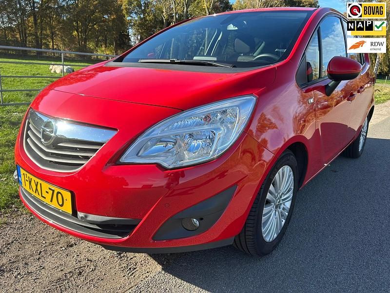 Rood Gebruikt 2013 Opel Meriva Cosmo MPV | € 6.450 (Eerlijke prijs) - Afbeelding 1/4