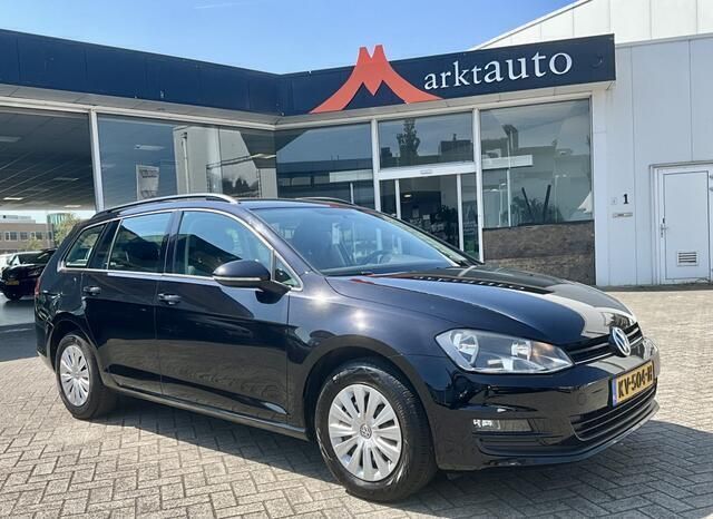 Zwart Gebruikt 2017 VW Golf VII Trendline Stationwagen | € 9.990 (Eerlijke prijs) - Afbeelding 1/4