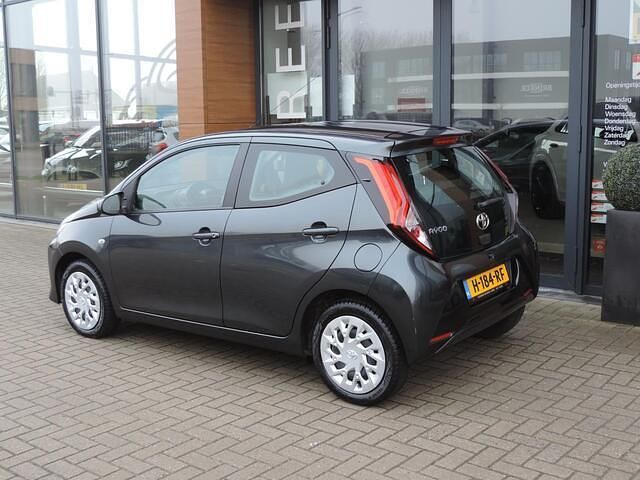 Occasion Toyota Aygo X-play 72 PK (52 kW) 2020 Grijs (metallic) Hatchback