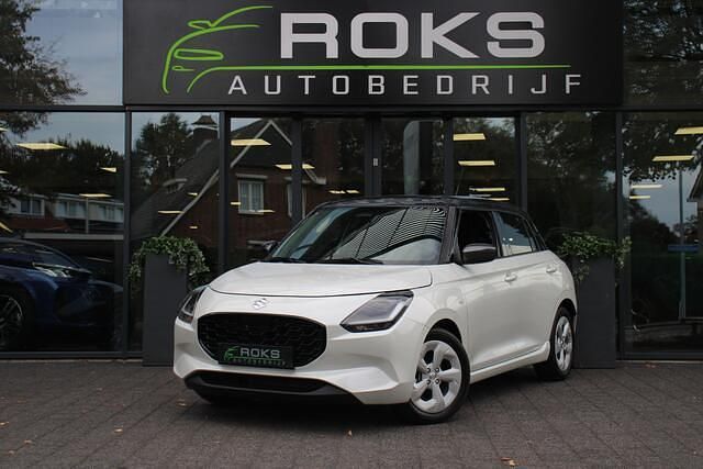 Wit Gebruikt 2025 Suzuki Swift Hatchback | € 22.950 (Eerlijke prijs) - Afbeelding 1/4