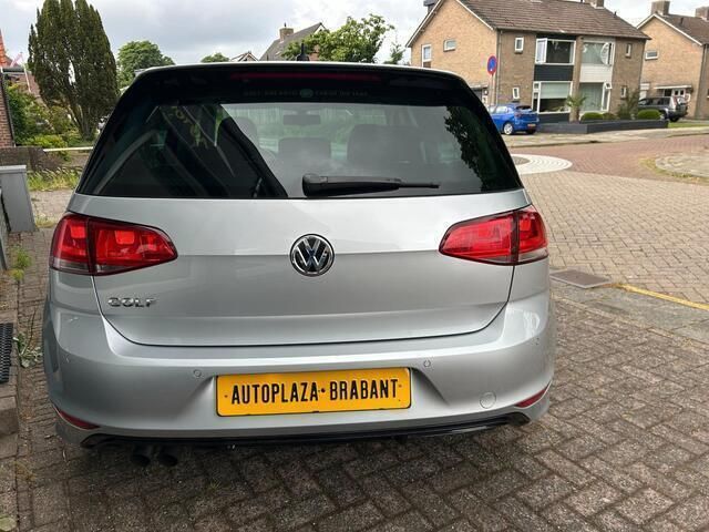 Occasion VW Golf VII R-line 122 PK (89 kW) 2014 Zilver, metallic lak Hatchback