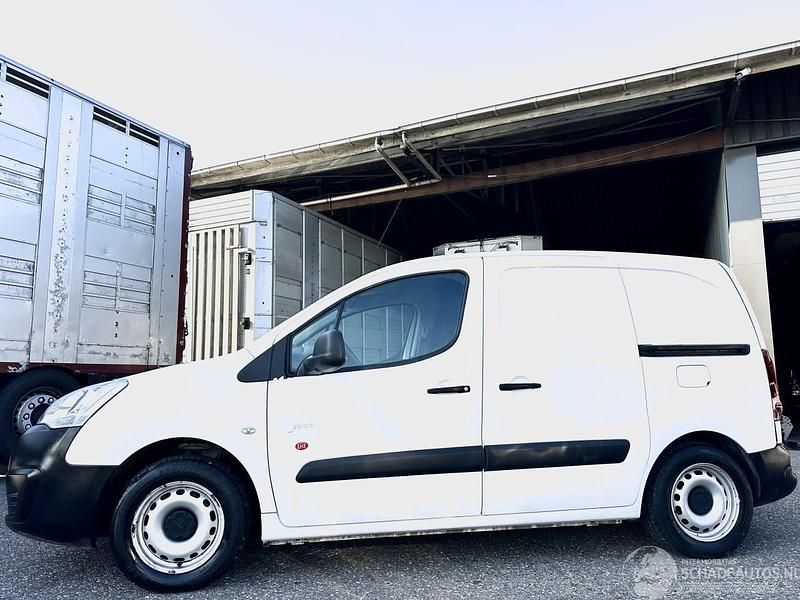 Wit Gebruikt 2018 Peugeot Partner Van | € 5.445 (Super prijs) - Afbeelding 1/4