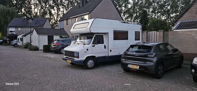 Gebruikt 1989 Peugeot J5 MPV | € 4.000 - Afbeelding 1/4