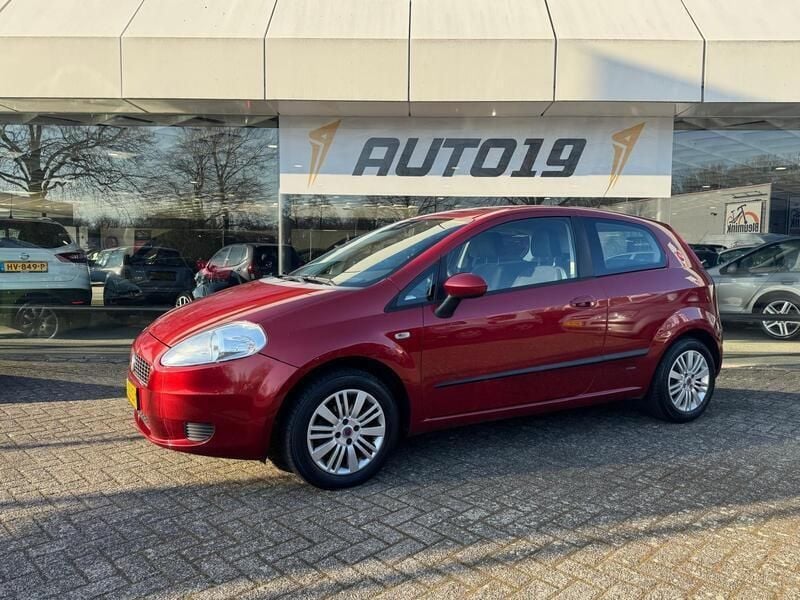 Rood Gebruikt 2008 Fiat Punto Dynamic Hatchback | € 2.519 (Eerlijke prijs) - Afbeelding 1/3