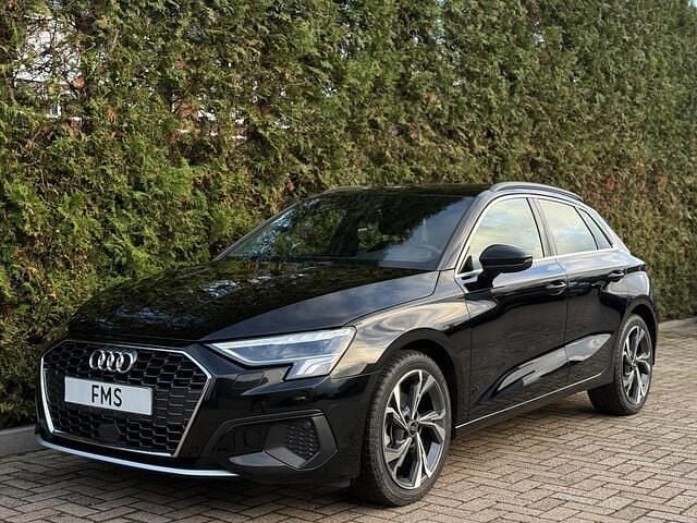 Zwart Occasion 2023 Audi A3 Sportback Proline Hatchback | € 28.890 (Goede deal) - Afbeelding 1/4