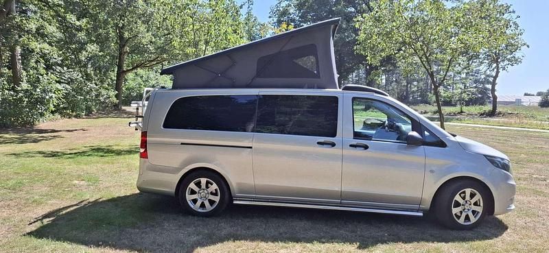 Grijs Gebruikt 2017 Mercedes Vito MPV | € 39.500 - Afbeelding 1/4