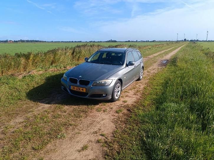 Grijs Gebruikt 2009 BMW 316 Stationwagen | € 2.999 (Iets duurder) - Afbeelding 1/4