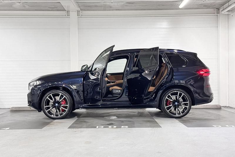 Occasion BMW X5 Comfort Edition 489 PK (359 kW) 2025 M carbonschwarz metallic (416) (zwart metallic) SUV