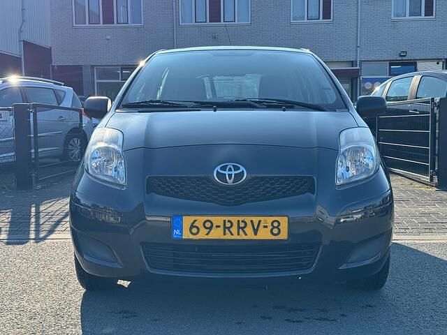 Occasion Toyota Yaris 69 PK (50 kW) 2011 Zwart Hatchback