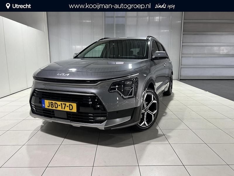 Grijs Gebruikt 2023 Kia Niro SUV | € 31.900 (Goede deal) - Afbeelding 1/4