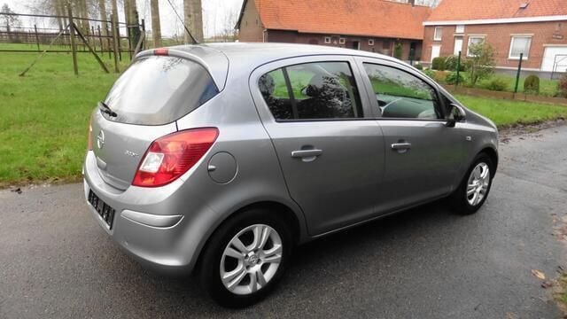 Overige Occasion 2010 Opel Corsa Enjoy Sedan | € 6.990 - Afbeelding 1/4