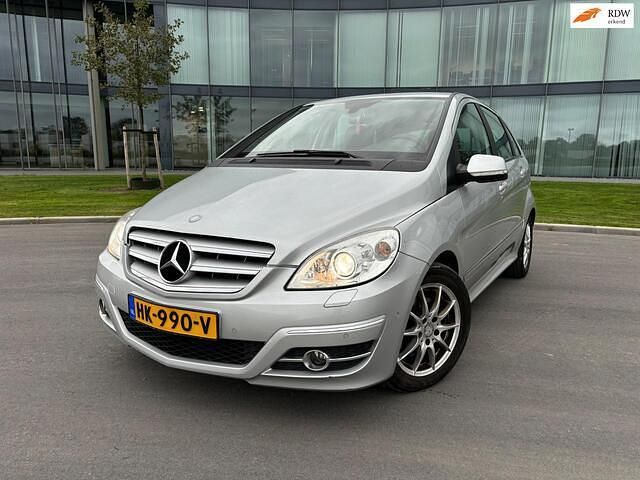 Grijs Occasion 2010 Mercedes B200 Business MPV | € 3.995 (Eerlijke prijs) - Afbeelding 1/4
