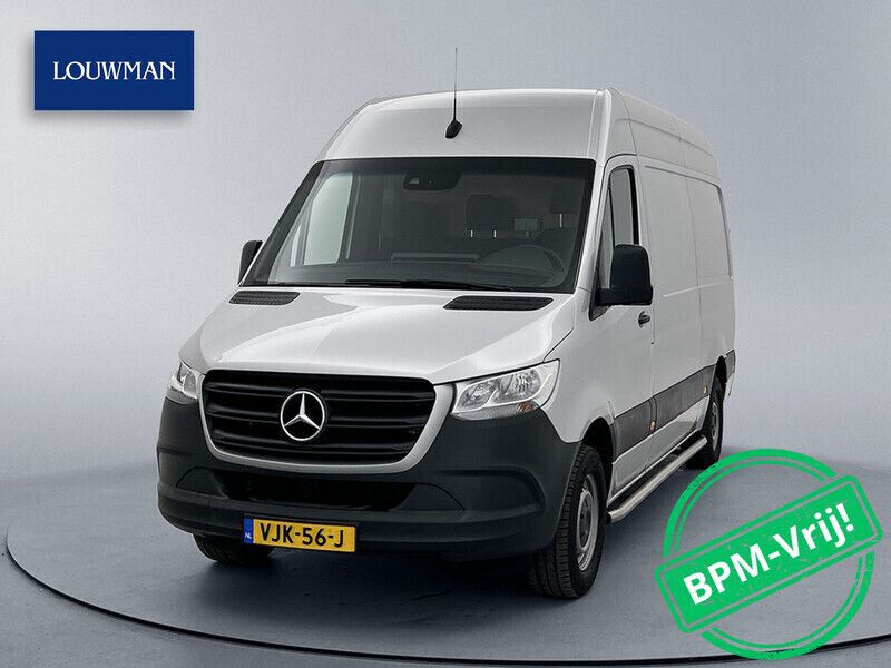 Zilver Gebruikt 2021 Mercedes Sprinter Van | € 21.845 (Goede deal) - Afbeelding 1/3