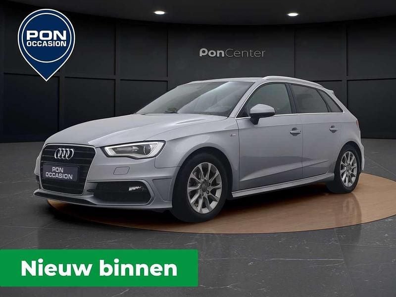 Grijs Gebruikt 2016 Audi A3 Sportback Sport Hatchback | € 17.950 (Goede deal) - Afbeelding 1/3