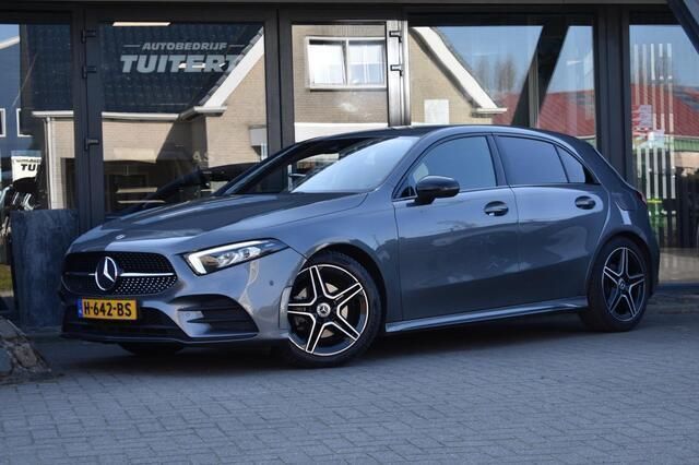 Grijs Gebruikt 2020 Mercedes A180 Business Hatchback | € 23.745 (Goede deal) - Afbeelding 1/4