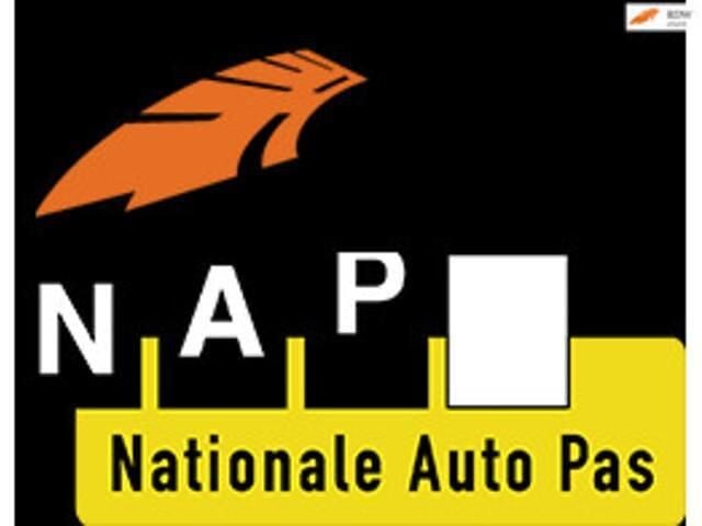 Blauw (metallic) Occasion 2018 Fiat Panda Lounge Hatchback | € 5.680 (Super prijs) - Afbeelding 1/1