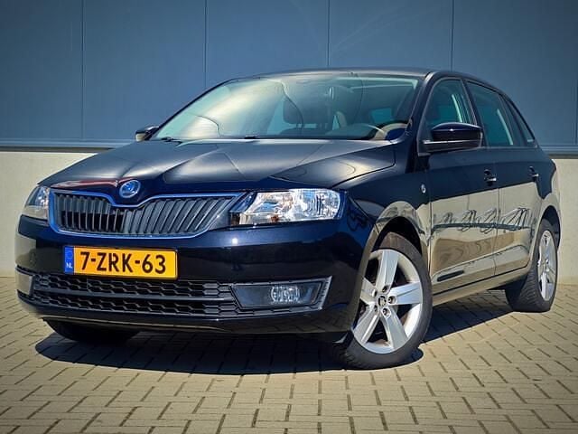 Zwart Gebruikt 2015 Skoda Rapid Style Hatchback | € 7.950 (Iets duurder) - Afbeelding 1/4