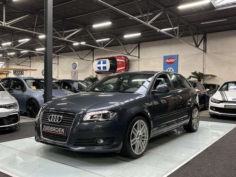 Grijs Gebruikt 2008 Audi A3 S-Line Hatchback | € 9.999 - Afbeelding 1/4