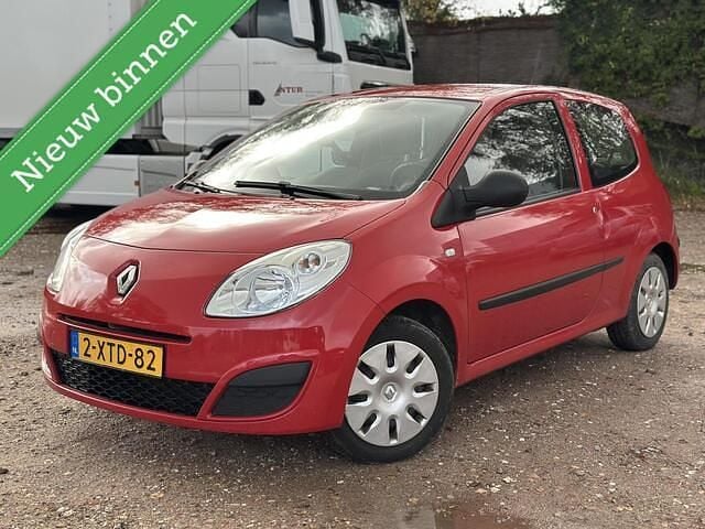 Rood Gebruikt 2009 Renault Twingo Night&Day Hatchback | € 2.295 (Goede deal) - Afbeelding 1/4