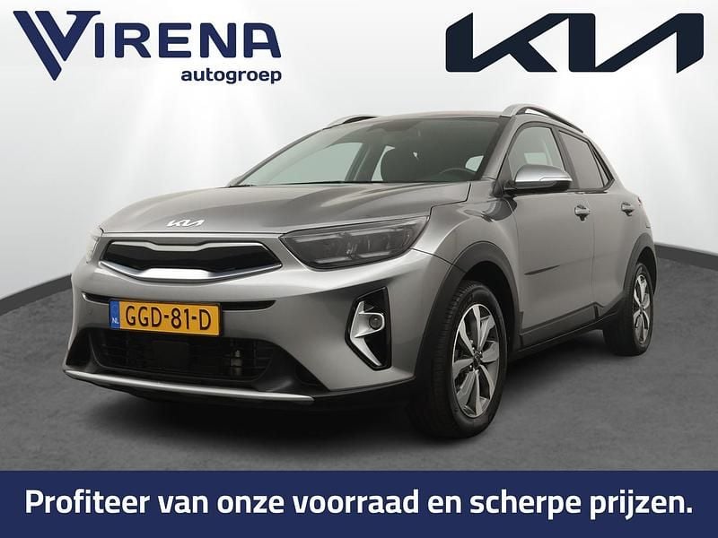 Grijs Occasion 2024 Kia Stonic SUV | € 23.950 (Eerlijke prijs) - Afbeelding 1/3