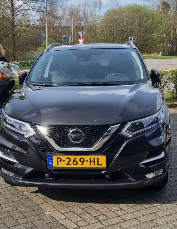Zwart Gebruikt 2018 Nissan Qashqai N-Connecta SUV | € 17.000 (Eerlijke prijs) - Afbeelding 1/4