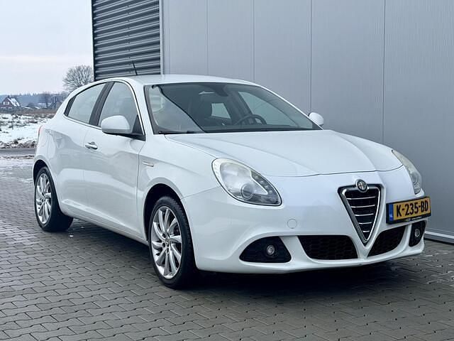 Occasion Alfa Romeo Giulietta 120 PK (88 kW) 2011 Wit Hatchback