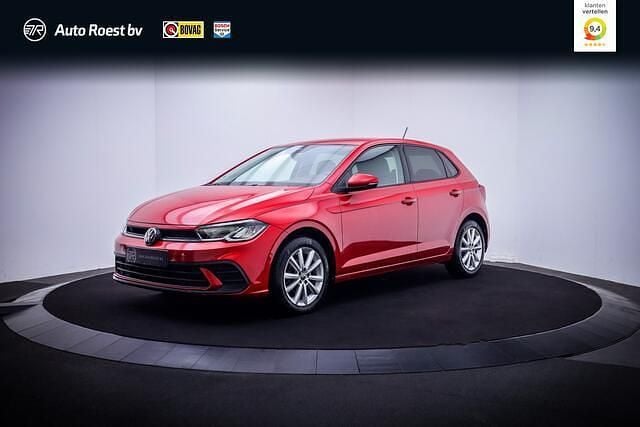 Rood Occasion 2022 VW Polo Style Hatchback | € 19.950 (Goede deal) - Afbeelding 1/4