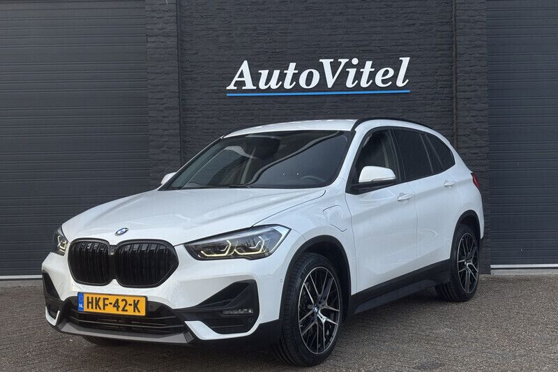Wit Gebruikt 2020 BMW X1 Advantage SUV | € 26.945 (Iets duurder) - Afbeelding 1/3