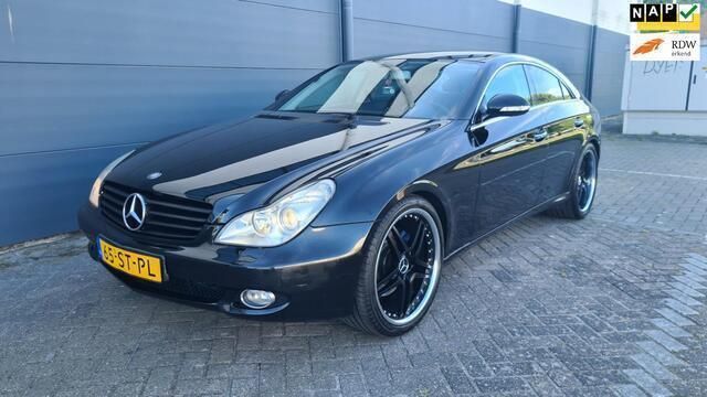Zwart, metallic lak Gebruikt 2005 Mercedes CLS350 Sedan | € 6.950 (Super prijs) - Afbeelding 1/4