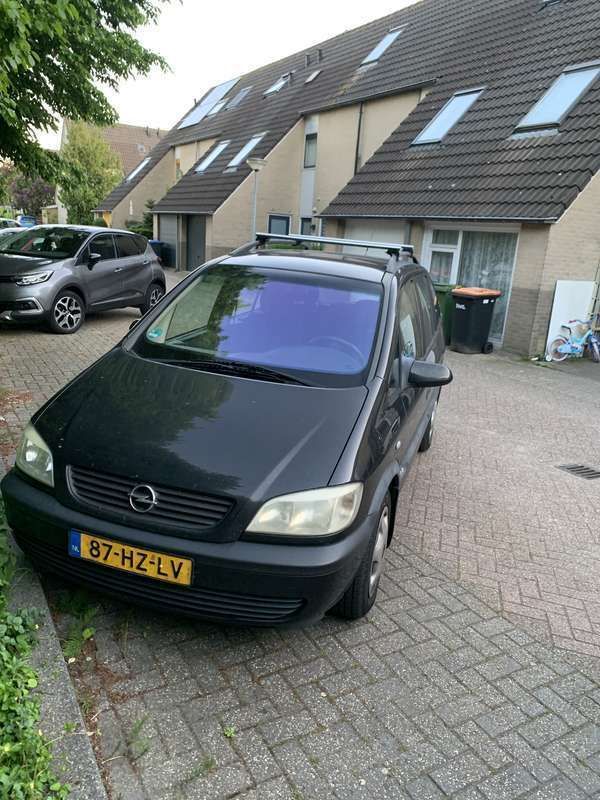 Zwart Gebruikt 2002 Opel Zafira Comfort MPV | € 1.150 (Eerlijke prijs) - Afbeelding 1/4