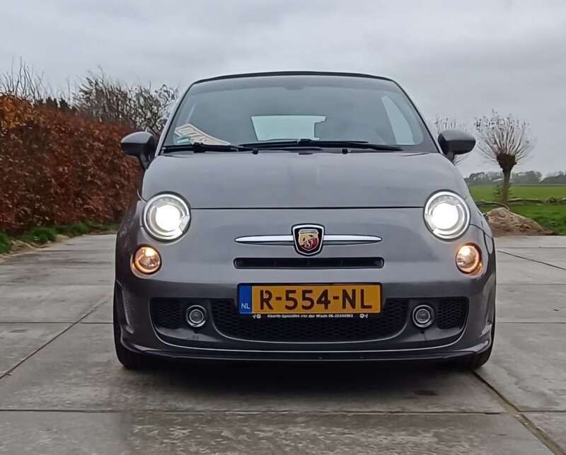 Zilver, metallic lak Gebruikt 2015 Fiat 500 Abarth Abarth Hatchback | € 14.950 (Eerlijke prijs) - Afbeelding 1/4