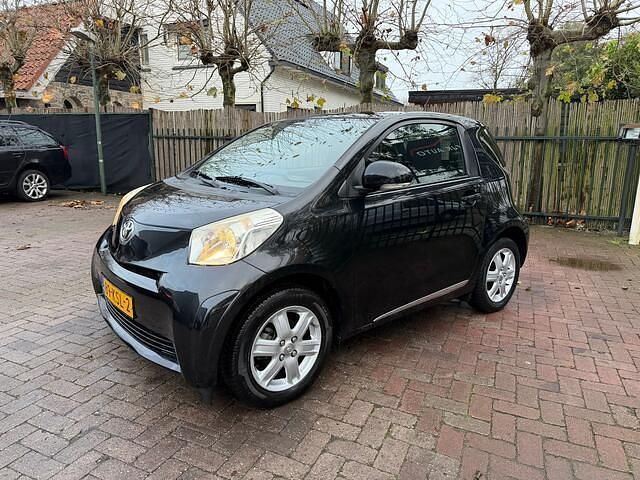 Zwart Gebruikt 2010 Toyota iQ Edition Hatchback | € 4.890 (Eerlijke prijs) - Afbeelding 1/4