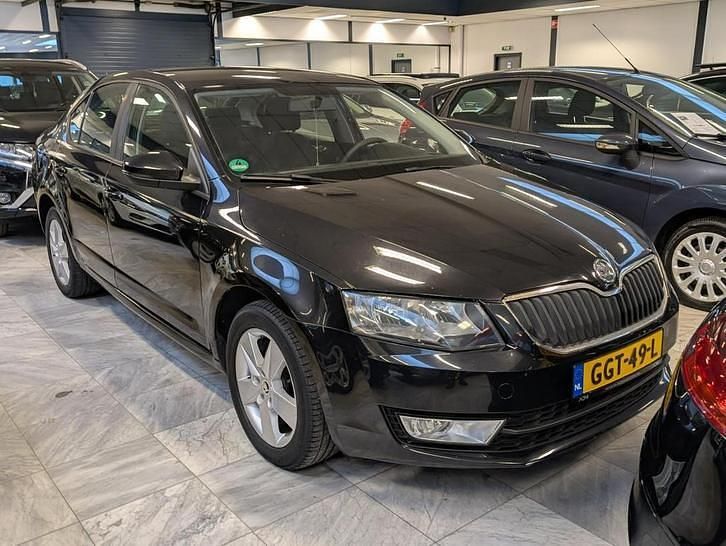 Occasion Skoda Octavia Business Line 105 PK (77 kW) 2014 Hatchback